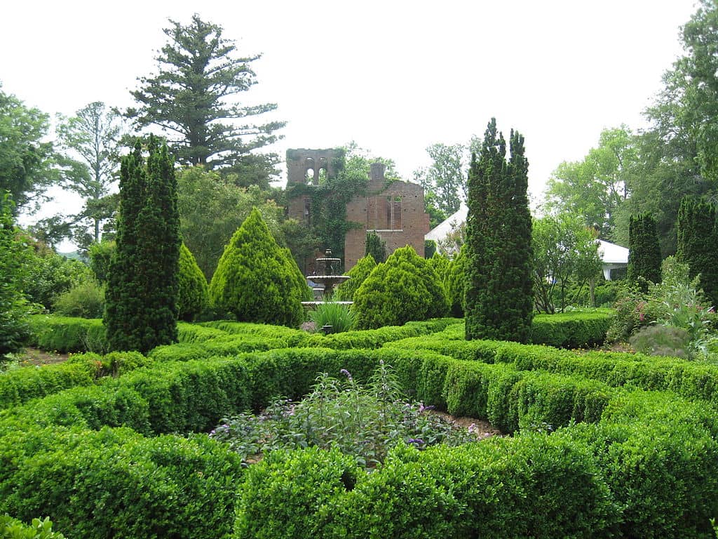 Barnsley Gardens Ruins with foliage by Hellohowareyoudoing